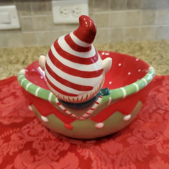Adorable Red Green & White Christmas Elf Ceramic Serving Bowl/Candy Dish - Picture 5 of 6